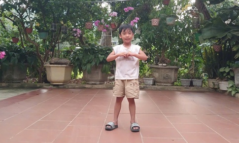 Chơi một mình tại sân nhà, bé trai 5 tuổi mất tích bí ẩn
