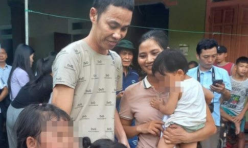 Bị cáo vụ 'gà lôi trắng' trở về quê nhà trong vòng tay người thân
