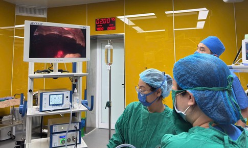 Ca phẫu thuật l&#250;c rạng s&#225;ng cứu sống bệnh nh&#226;n chửa ngo&#224;i tử cung vỡ
