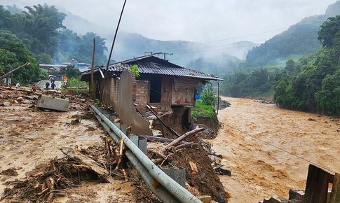 Theo d&#245;i v&#224; nhận biết nguy cơ sạt lở đất theo thời gian thực