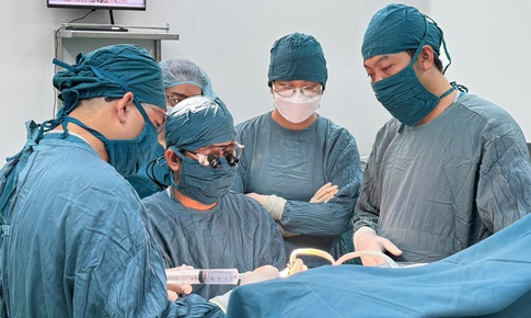 Phẫu thuật kịp thời cho bệnh nhi 15 ngày tuổi bị tắc ruột bẩm sinh