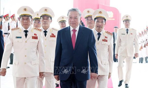 Tổng B&#237; thư T&#244; L&#226;m dự Lễ kỷ niệm 80 năm Ng&#224;y truyền thống C&#244;ng an nh&#226;n d&#226;n