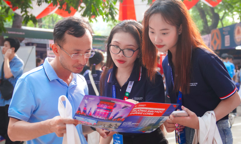 Đếm ngược giờ G: Th&#237; sinh n&#243;ng l&#242;ng chờ điểm chuẩn đại học 2025