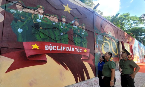 Khánh thành công trình bích họa kỷ lục 'Việt Nam tươi đẹp' ở TPHCM