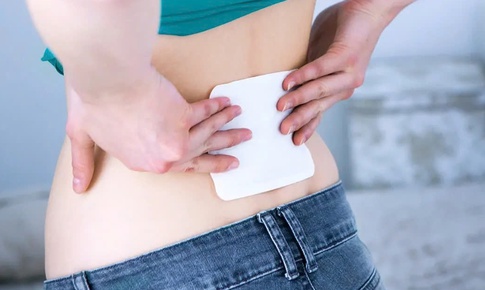 Đau nhức sau khi tập luyện thể thao, c&#243; n&#234;n d&#225;n miếng giảm đau?