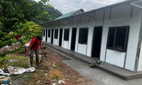 Trạm y tế lắp ghép giữa tâm lũ Mỹ Lý hoàn thành, người dân yên tâm khám chữa bệnh
