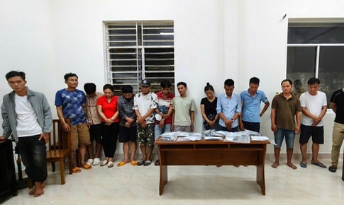 Phá sới bạc ‘khủng’ dưới hình thức xóc đĩa trong rừng, bắt giữ hàng chục đối tượng
