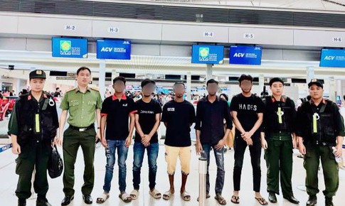 Trục xuất nhóm người Bangladesh lợi dụng du lịch ở lại làm việc 'chui'