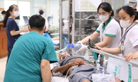 Đội cấp cứu lưu động Nghệ An trực chiến bão số 5