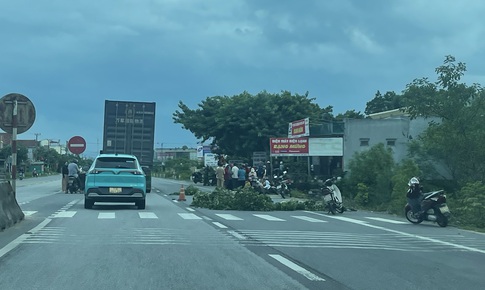 Hai mẹ con thương vong khi lưu thông trên QL 1A