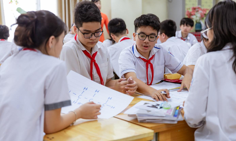 H&#224; Nội kh&#244;ng bắt buộc học sinh phải mua đồng phục mới