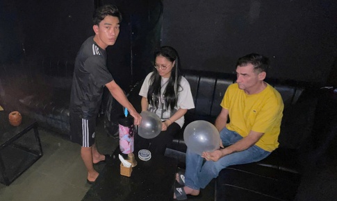 TPHCM: Khởi tố 9 đối tượng tại hai nhà hàng kinh doanh khí cười trái phép