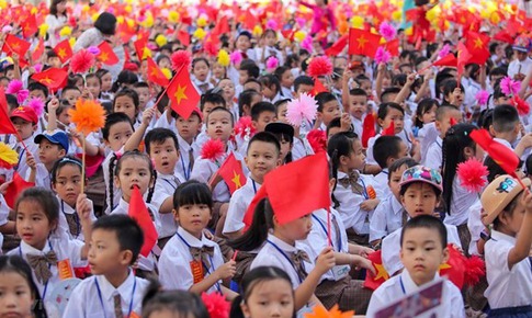 Thủ tướng: Tuyệt đối không để học sinh thiếu trường, người dân thiếu nơi khám chữa bệnh sau thiên tai