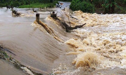 Đảm bảo an toàn đê điều ứng phó với lũ ở 3 tỉnh Trung Bộ; mưa lớn ở Hà Nội