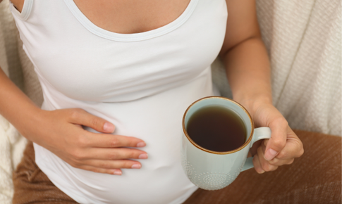 Caffeine, tr&#224; đặc, nước ngọt - giới hạn bao nhi&#234;u l&#224; an to&#224;n cho mẹ bầu?