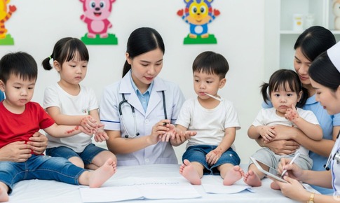 Virus EV71 g&#226;y bệnh tay ch&#226;n miệng khiến trẻ nhập viện ồ ạt, cha mẹ cần l&#224;m g&#236;?
