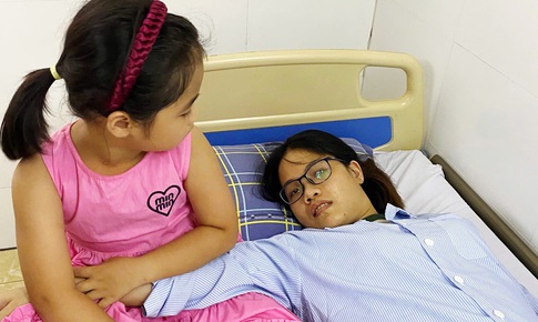 Hải Phòng: Gia đình bác sĩ mắc bệnh hiểm nghèo xin dừng tiếp nhận ủng hộ