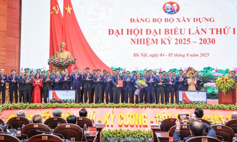 Thủ tướng đặt mục ti&#234;u cho Bộ X&#226;y dựng về đường cao tốc, nh&#224; ở x&#227; hội v&#224; s&#226;n bay Long Th&#224;nh trong nhiệm kỳ mới