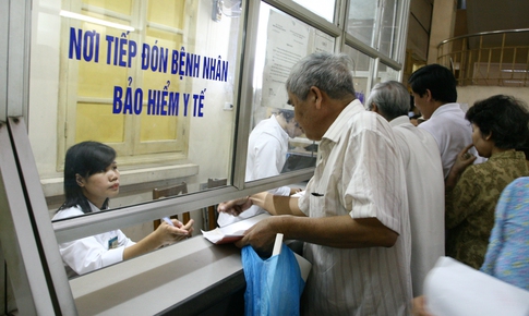 Đề xuất tăng mức hỗ trợ từ ng&#226;n s&#225;ch gi&#250;p người d&#226;n nh&#243;m thu nhập thấp tham gia BHYT