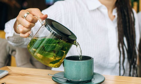 4 loại đồ uống đ&#224;o thải axit uric nhanh cho m&#249;a h&#232;