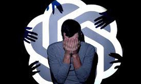 Bị rối loạn t&#226;m thần v&#236; ăn theo gợi &#253; của ChatGPT