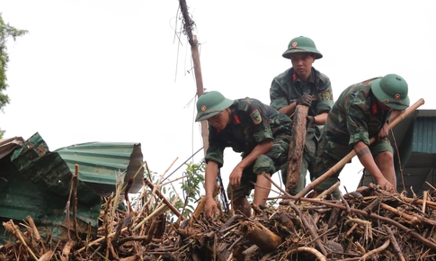 Nghệ An: Dồn mọi nguồn lực để người dân sớm có nhà, học sinh kịp ngày khai giảng