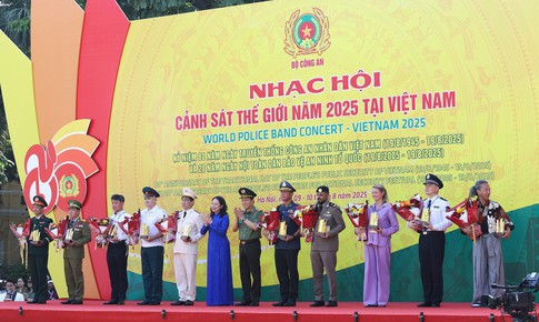 Sắc m&#224;u &#226;m nhạc đa quốc gia hội tụ tại Nhạc hội Cảnh s&#225;t Thế giới 2025 ở H&#224; Nội