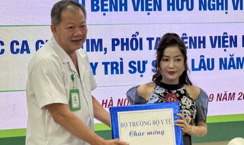 Bệnh nh&#226;n gh&#233;p tim - phổi đầu ti&#234;n tại Việt Nam x&#250;c động n&#243;i lời tri &#226;n người hiến tạng v&#224; b&#225;c sĩ trước khi ra viện