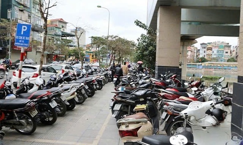 H&#224; Nội ki&#234;n quyết thu hồi b&#227;i xe vi phạm kh&#244;ng d&#249;ng tiền mặt, kh&#244;ng kết nối thuế