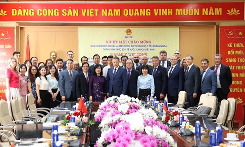 Bộ trưởng Bộ Y tế Việt Nam - Bộ trưởng Y tế Li&#234;n bang Nga hội đ&#224;m th&#250;c đẩy hợp t&#225;c song phương