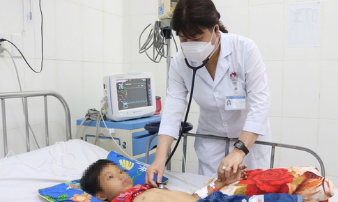 Cứu sống bệnh nhi 8 tuổi bị h&#243;c dị vật đường thở