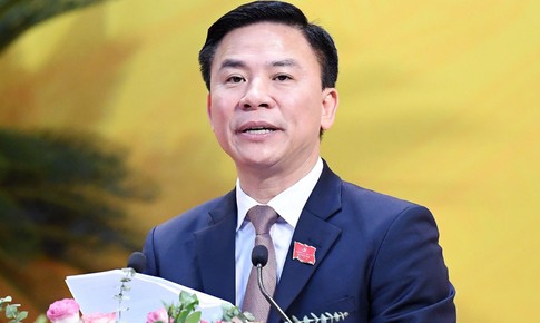 Tạm ho&#227;n xuất cảnh cựu B&#237; thư Tỉnh ủy Thanh H&#243;a Đỗ Trọng Hưng