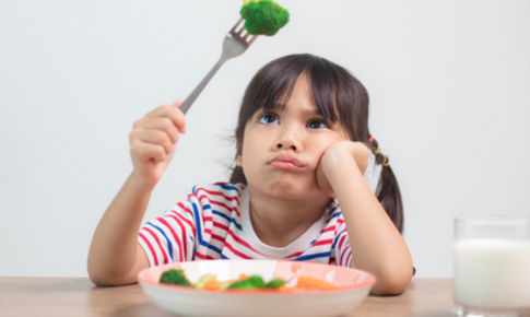 Biểu hiện của trẻ thiếu vi chất dinh dưỡng v&#224; c&#225;ch bổ sung đ&#250;ng