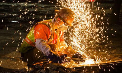 Bỏng mắt cần sơ cứu đúng