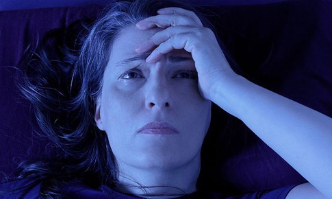 D&#249;ng thuốc điều trị cơn bốc hỏa khi n&#224;o?