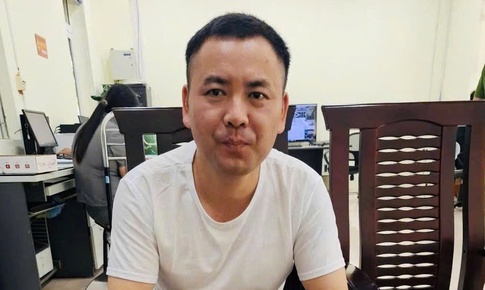 &#39;Tr&#249;m&#39; đưa người vượt bi&#234;n tr&#225;i ph&#233;p ra đầu th&#250; sau thời gian bị truy n&#227;