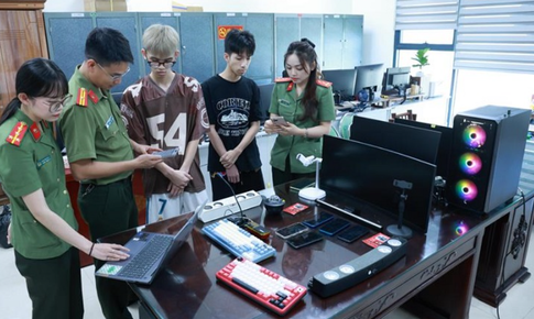 Hai thanh niên livestream 'tài - xỉu' lừa hàng nghìn bị hại