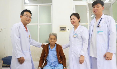 Cứu sống cụ b&#224; vừa vỡ ruột thừa vừa rối loạn nhịp tim