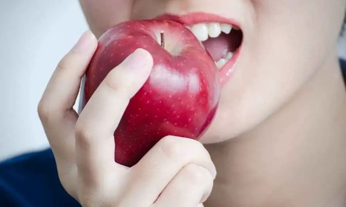 10 loại thực phẩm n&#234;n ăn để nướu răng khỏe mạnh hơn