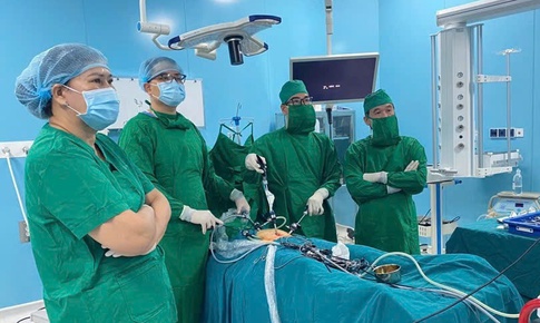 B&#225;c sĩ TPHCM mổ nội soi th&#224;nh c&#244;ng 2 ca vi&#234;m ruột thừa trong c&#249;ng 1 ng&#224;y tại C&#244;n Đảo