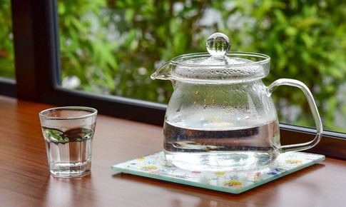 Kh&#225;m ph&#225; t&#225;c dụng của nước ấm đối với cơ thể