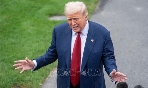 Tổng thống Trump thay đổi chính sách thị thực H-1B: Lao động nước ngoài gấp rút trở về Mỹ