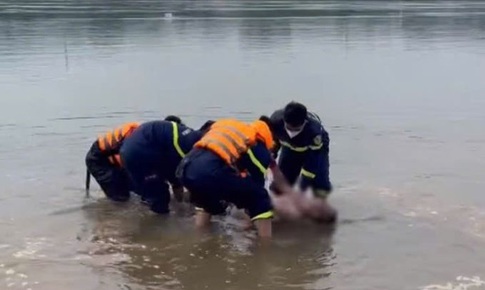 T&#236;m thấy thi thể thanh ni&#234;n nghi nhảy cầu Hữu Nghị, phường H&#242;a B&#236;nh