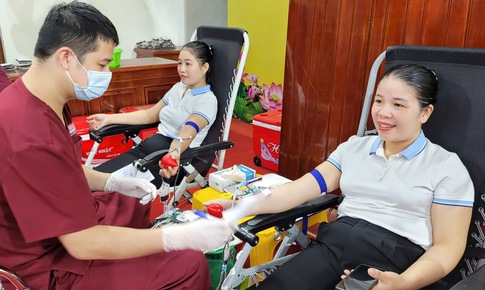 Ng&#224;y hội hiến m&#225;u t&#236;nh nguyện tr&#234;n qu&#234; hương Đại tướng V&#245; Nguy&#234;n Gi&#225;p