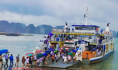 Từ 10h h&#244;m nay, Quảng Ninh tạm ngừng cấp ph&#233;p t&#224;u hoạt động tr&#234;n biển