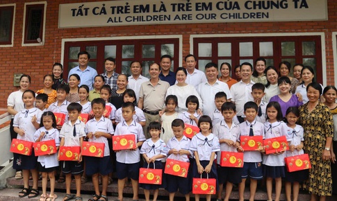 116 suất qu&#224; Trung thu đến với trẻ em c&#243; ho&#224;n cảnh đặc biệt