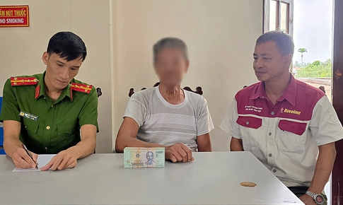 Su&#253;t mất 250 triệu sau cuộc điện thoại giả danh c&#244;ng an
