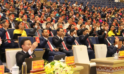 Đại hội Đại biểu Đảng bộ th&#224;nh phố Hải Ph&#242;ng lần thứ I (2025-2030) bước v&#224;o ng&#224;y l&#224;m việc thứ nhất