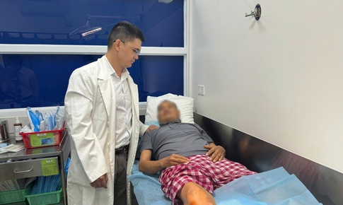 Giập nát chân do tai nạn, người đàn ông may mắn giữ lại được đôi chân