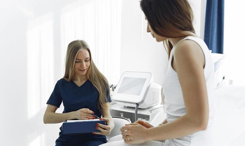 Tầm so&#225;t ung thư sớm cho người nhiễm HIV: Ch&#236;a kh&#243;a bảo vệ sức khỏe v&#224; k&#233;o d&#224;i tuổi thọ
